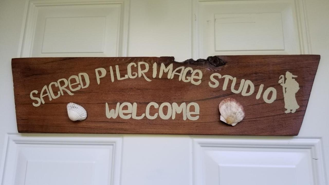 Гостевой дом Sacred Pilgrimage Studio Metchosin Экстерьер фото